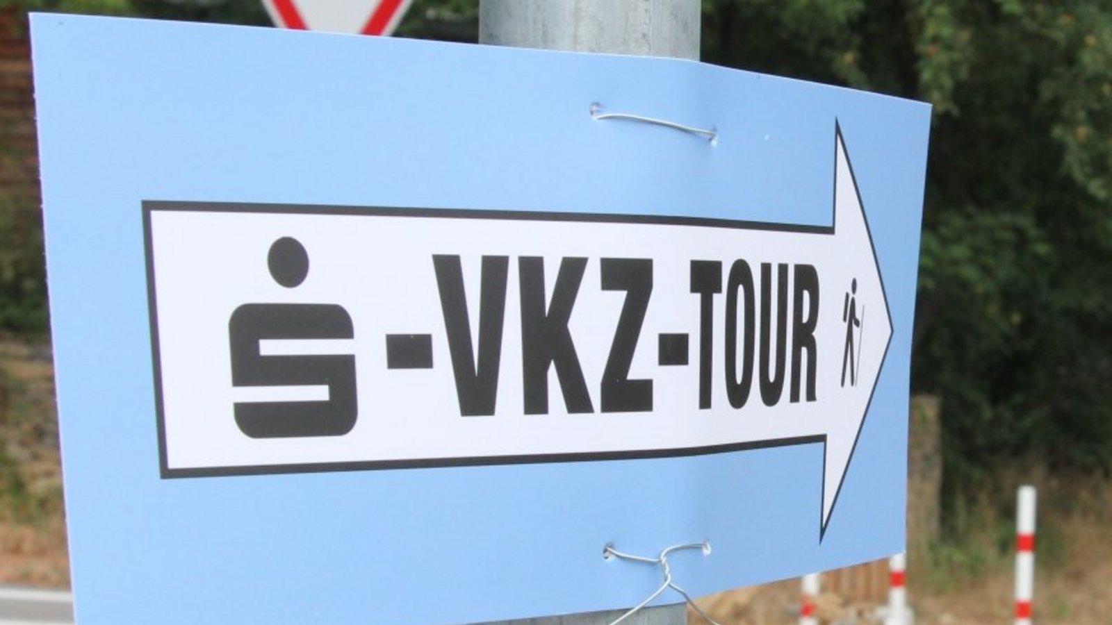 Blau ist die Wanderstrecke ausgeschildert.