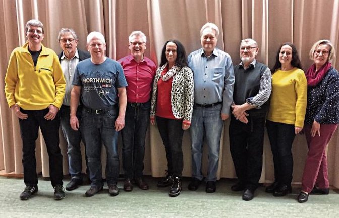 Der neu gewählte Vorstand des Illinger Bürgervereins (von links): Bernd Bruckner (Pressewart), Willi Wall (zweiter Kassenprüfer), Klaus Gutjahr (erster Kassenprüfer), Albrecht Schmid (zweiter Vorsitzender), Heidi Bopp (erste Vorsitzende), Michael Bareis (erster Beisitzer), Erich Kienle (Schriftführer), Monika Lichtenfeld (zweite Beisitzerin) und Waltraud Kienle (Kassiererin).  Foto: p