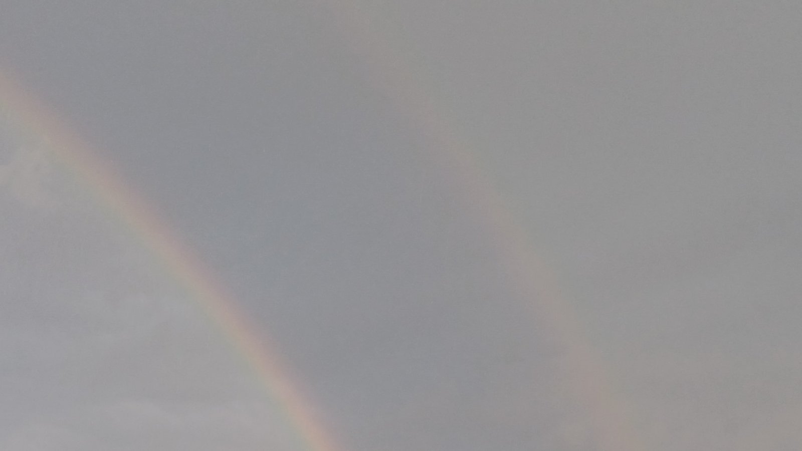 Am Freitagabend brodelt das Wetter in Vaihingen etwas vor sich hin, was die Pracht der Regenbogen nicht minderte. Foto: Rücker Am Freitagabend brodelt das Wetter in Vaihingen etwas vor sich hin, was die Pracht der Regenbogen nicht minderte. Foto: Rücker