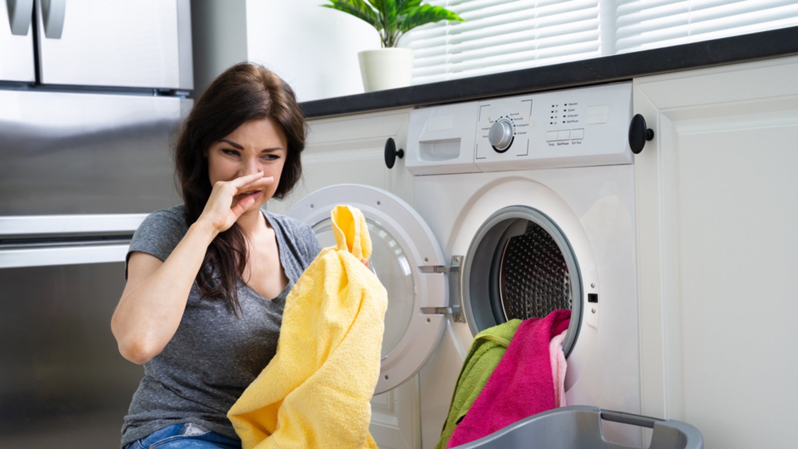 Übler Geruch trotz Wäsche? Das hilft!Foto: Andrey_Popov / shutterstock.com Übler Geruch trotz Wäsche? Das hilft!Foto: Andrey_Popov / shutterstock.com