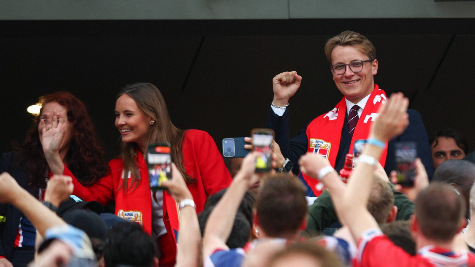 Ingrid Alexandra und Sverre Magnus von Norwegen feiern bei der WM in den USA.Foto: IMAGO / Craig Mercer