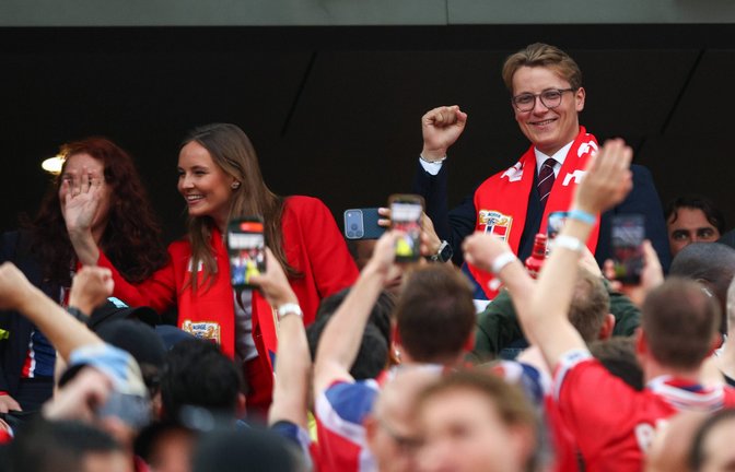 Ingrid Alexandra und Sverre Magnus von Norwegen feiern bei der WM in den USA.<span class='image-autor'>Foto: IMAGO / Craig Mercer</span>