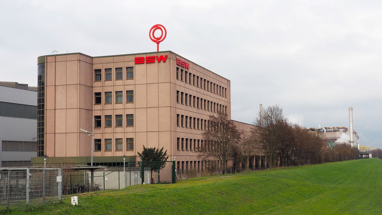 Mit der Abwärme der Badischen Stahlwerke in Kehl werden bald Häuser in Straßburg beheizt.Foto: Christian Böhmer/dpa Mit der Abwärme der Badischen Stahlwerke in Kehl werden bald Häuser in Straßburg beheizt.Foto: Christian Böhmer/dpa
