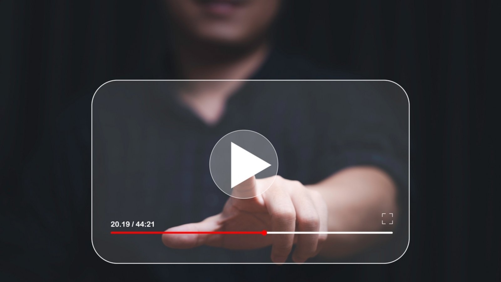 Nach Schätzungen kann ein YouTube-Video 1 bis 2 Euro pro 1.000 Klicks einbringen.Foto: Dilok Klaisataporn/ Shutterstock