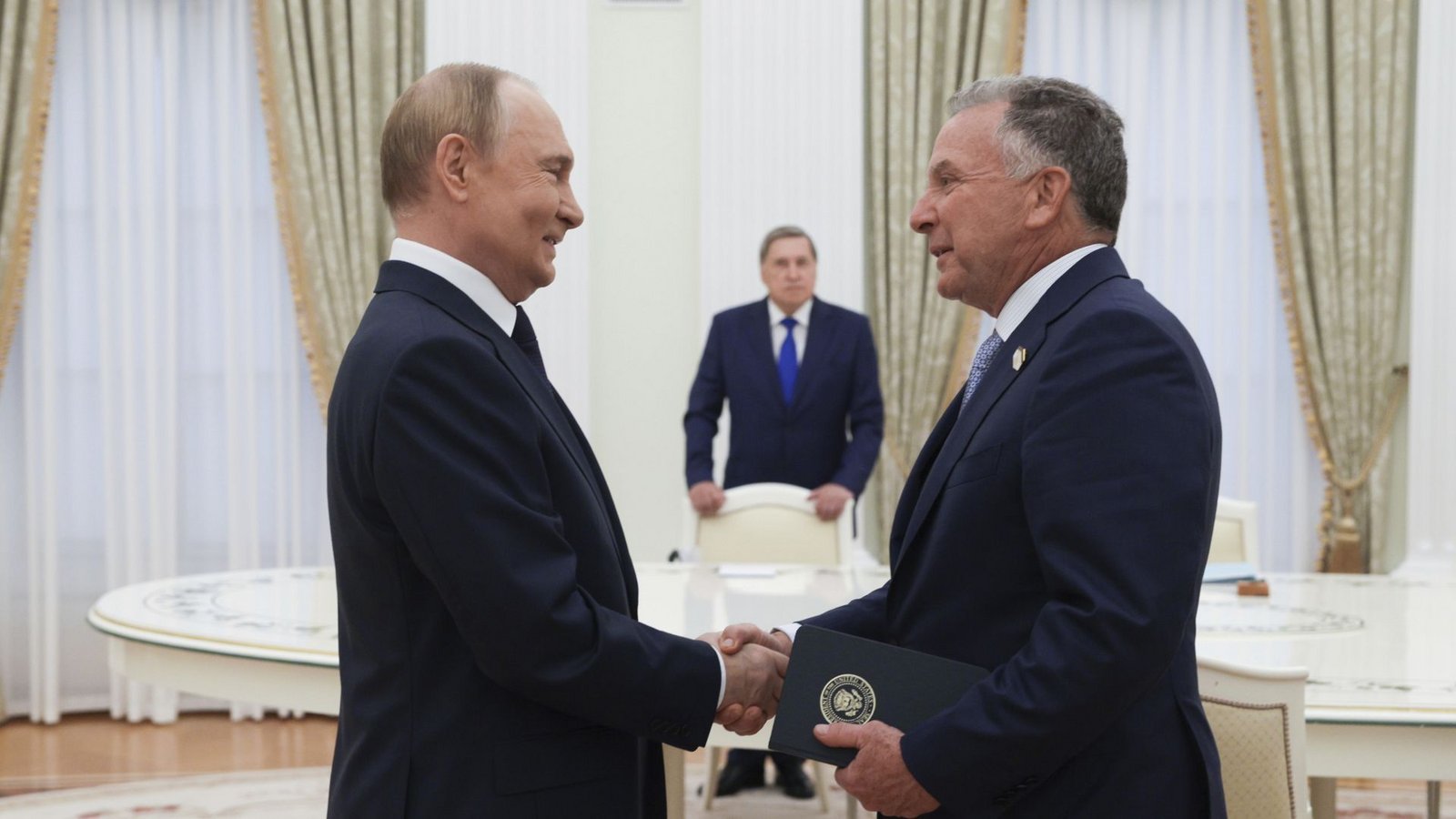 Russlands Machthaber Wladimir Putin und Trump-Vertrauter Steve Witkoff (re.) bei einem Treffen im August: ukrainische Bodenschätze im Blick.Foto: Gavriil Grigorov/Pool Sputnik Kr Russlands Machthaber Wladimir Putin und Trump-Vertrauter Steve Witkoff (re.) bei einem Treffen im August: ukrainische Bodenschätze im Blick.Foto: Gavriil Grigorov/Pool Sputnik Kr