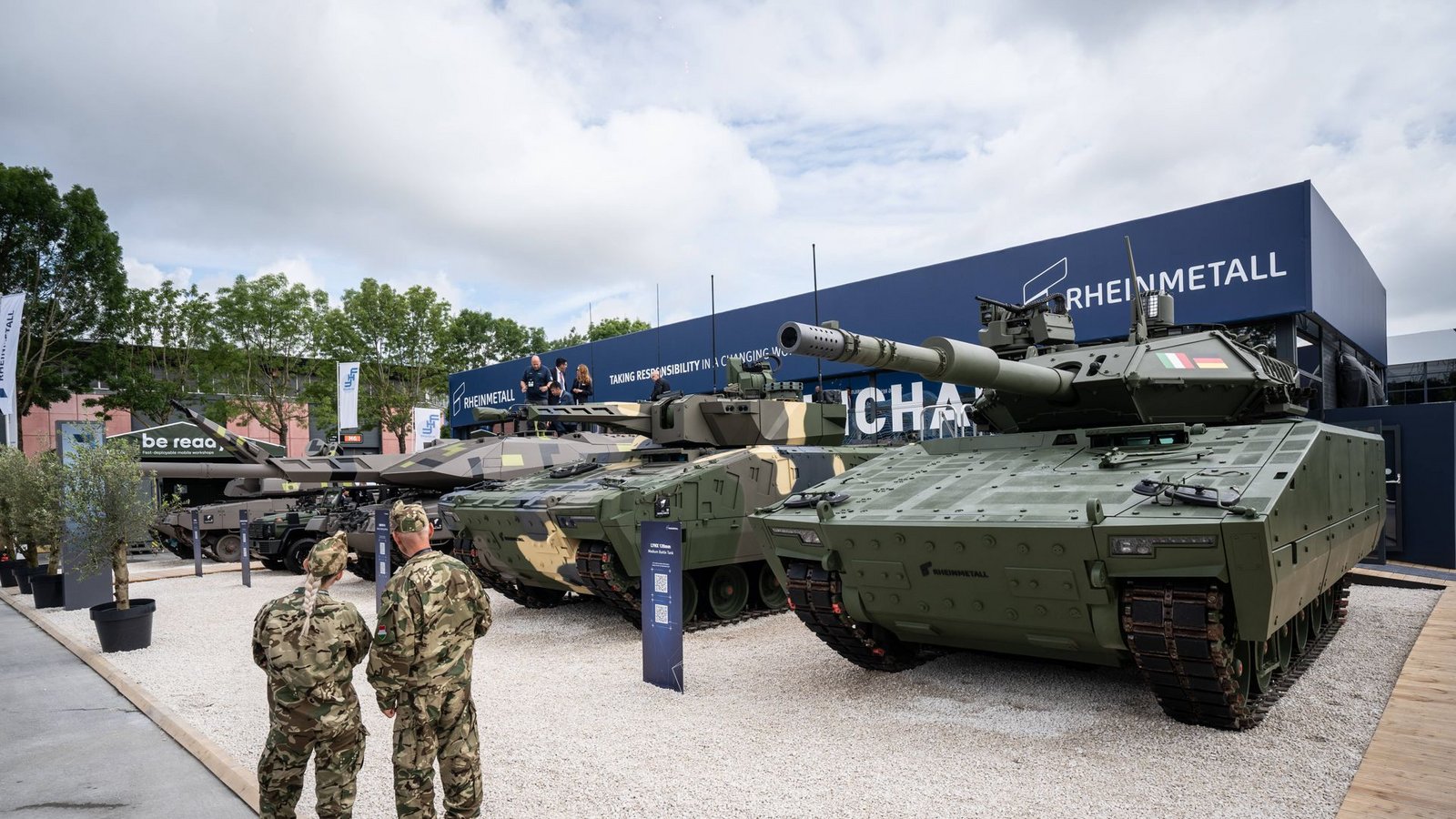 Die Rüstungsmesse „Eurosatory“ – jährliches Highlight der Branche.Foto: n/IMAGO/Chris Emil Janssen