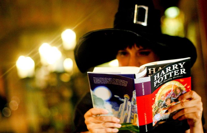 Verwunschene Antiquariate, imposante Burgen und sogar eine waschechte Winkelgasse: Harry-Potter-Fans finden in der Region Stuttgart allerhand Orte voller Magie.<span class='image-autor'>Foto: dpa</span>