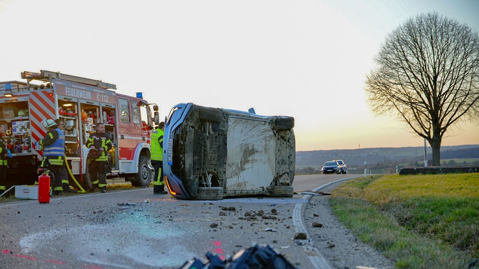 Die beiden Insassen konnten sich selbstständig aus dem Fahrzeug befreien.Foto: SDMG/SDMG / Kaczor