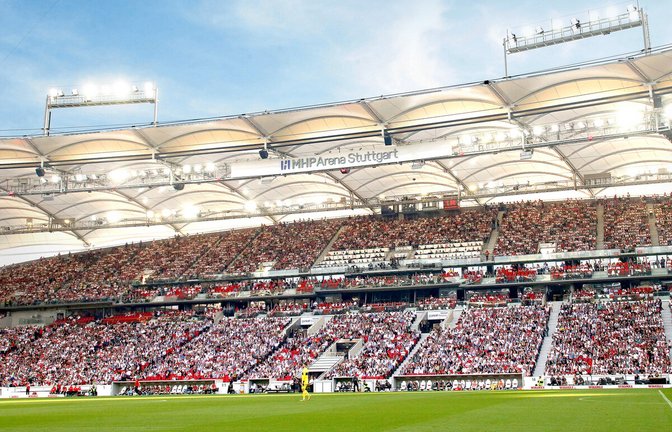 Die neue Haupttribüne ist am Samstag beim VfB-Spiel gegen Eintracht Frankfurt erstmals richtig in Betrieb.<span class='image-autor'>Foto: Pressefoto Baumann/Hansjürgen Britsch</span>