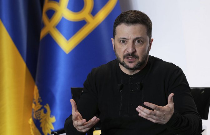 Wolodymyr Selenskyj lädt Papst Leo XIV. in die Ukraine ein. (Archivbild)<span class='image-autor'>Foto: Aurelien Morissard/AP/dpa/Aurelien Morissard</span>