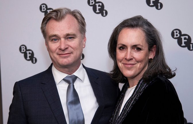 Christopher Nolan und Emma Thomas erhalten den Ritterschlag.<span class='image-autor'>Foto: Vianney Le Caer/Invision/dpa</span>