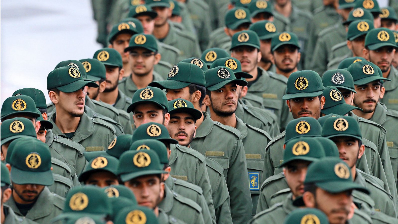 Mitglieder der iranischen Revolutionsgarde bei einer Zeremonie in TeheranFoto: Vahid Salemi/AP/dpa/Vahid Salemi Mitglieder der iranischen Revolutionsgarde bei einer Zeremonie in TeheranFoto: Vahid Salemi/AP/dpa/Vahid Salemi