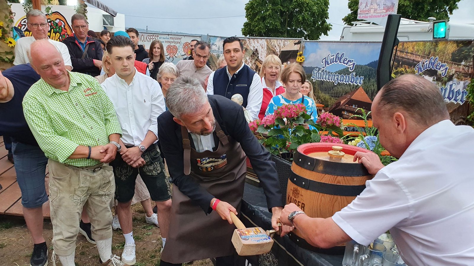 Als ob er nie weg gewesen wäre: Boris Palmer sticht mit zwei Schlägen das Fass an.Foto: /Wein