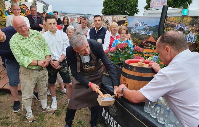 Als ob er nie weg gewesen wäre: Boris Palmer sticht mit zwei Schlägen das Fass an.<span class='image-autor'>Foto: /Wein</span>