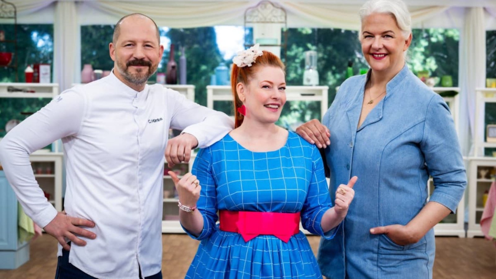 "Das große Backen"-Team v.l.n.r.: Christian Hümbs, Enie van de Meiklokjes und Bettina Schliephake-BurchardtSeven.One/Claudius Pflug "Das große Backen"-Team v.l.n.r.: Christian Hümbs, Enie van de Meiklokjes und Bettina Schliephake-BurchardtSeven.One/Claudius Pflug
