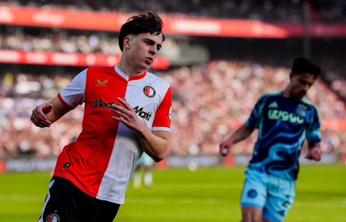 Gut möglich, dass er in der kommenden Saison das VfB-Trikot trägt: Flügelstümer Leo Sauer von Feyenoord Rotterdam.<span class='image-autor'>IMAGO/Box to Box Pictures</span>