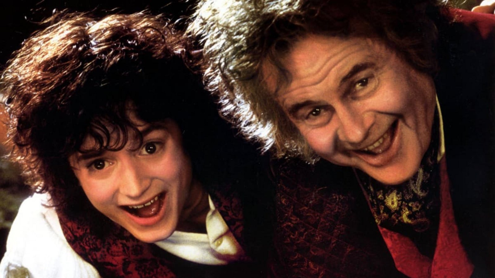 Ian Holm als Bilbo Baggins (re.) und Elijah Wood als Frodo in der Film-Trilogie „The Lord of the Rings". OF THE RINGS: THE FELLOWSHIP OF THE RING ELIJAH WOOD as Frodo, IAN HOLM as Bilbo BagginsImago/Ronald Grant Ian Holm als Bilbo Baggins (re.) und Elijah Wood als Frodo in der Film-Trilogie „The Lord of the Rings". OF THE RINGS: THE FELLOWSHIP OF THE RING ELIJAH WOOD as Frodo, IAN HOLM as Bilbo BagginsImago/Ronald Grant