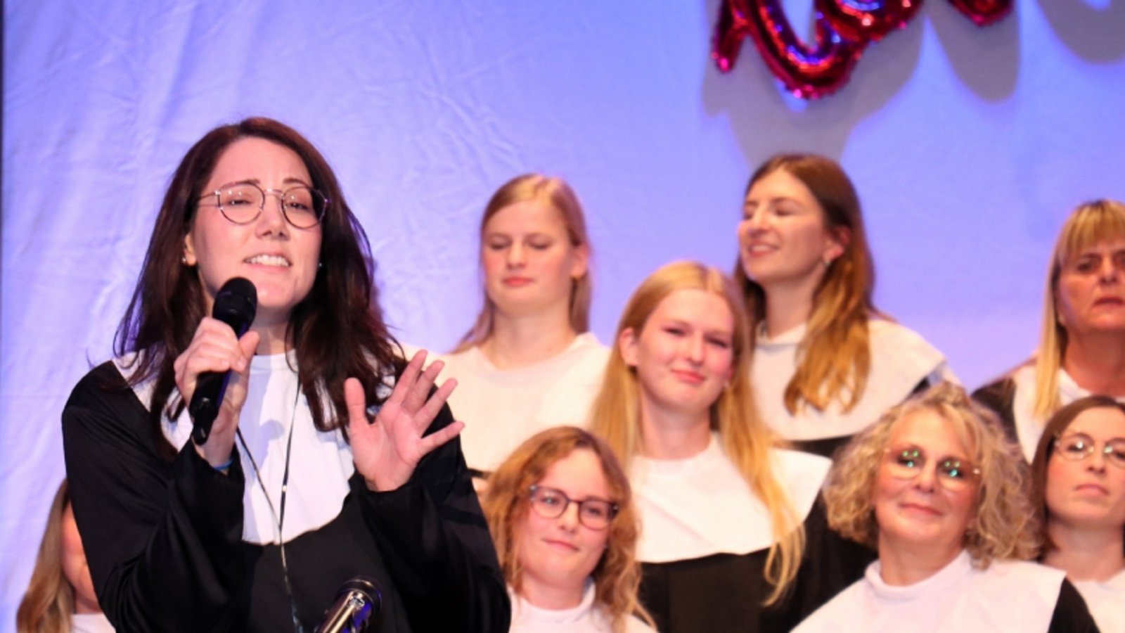 Gabriella Albesano und der Frauenchor sorgen für himmlische Momente.