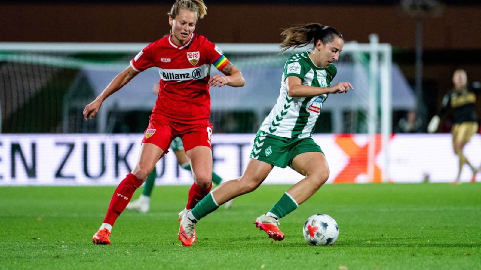 Maximiliane Rall (li.) war angeschlagen und kann nun wohl wieder spielen.IMAGO/Nordphoto/Memmler
