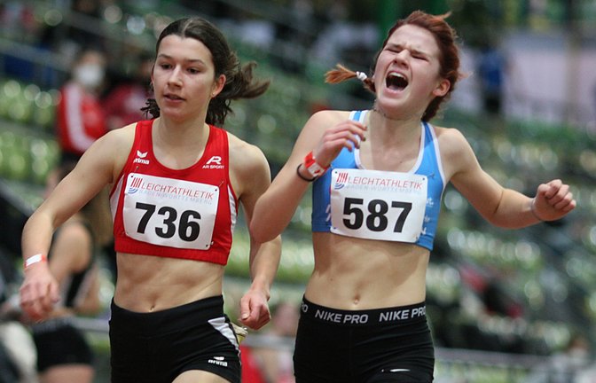 Gerade einmal 0,01 Sekunden war Elfie Forstmann (von rechts) über 1500 Metern schneller als Annika Metzger und sicherte sich dadurch die Bronzemedaille über 1500 Meter vor der Illingerin, die sich mit dem Holzplatz zufrieden geben musste. Fotos: Görlitz<span class='image-autor'>Fotos: Görlitz</span>