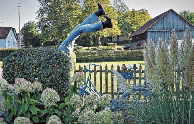 „Hilfe, holt mich hier raus!“, schreibt Rudi Thalhäuser zu seinem Foto aus Schützingen.