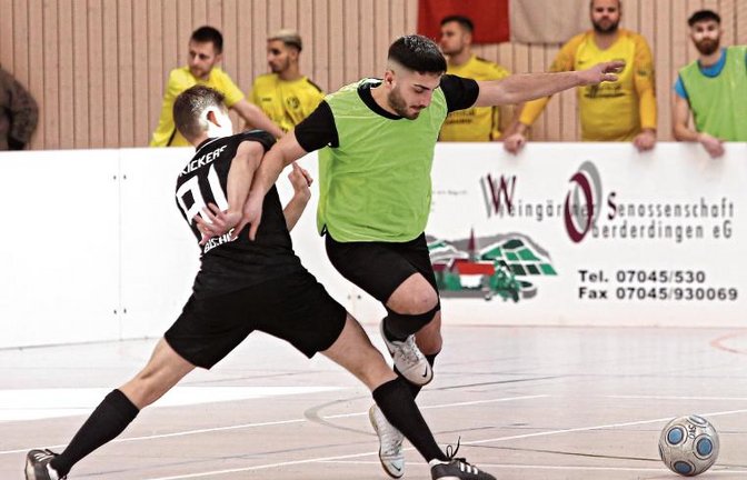 Zeki Beldek (rechts) und der VfB Vaihingen überzeugten zwar im Qualifikationsturnier des Andreas-Knapp-Gedächtnisturniers, löste aber nicht das Ticket für das Hauptturnier. Foto: Baumann