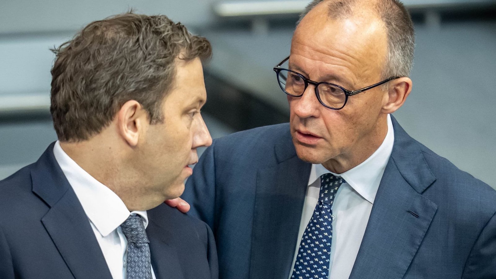 Kanzler und Vizekanzler bemühen sich um gemeinsame Botschaften. (Archivbild)Michael Kappeler/dpa Kanzler und Vizekanzler bemühen sich um gemeinsame Botschaften. (Archivbild)Michael Kappeler/dpa