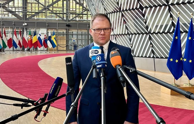 Bundesumweltminister Carsten Schneider (SPD) fordert beim EU-Gipfel, dass Europa trotz aller Probleme bei den Zukunftstechnologien „vorn dabei sein“ müsse.<span class='image-autor'>Foto: Katharina Redanz/dpa</span>