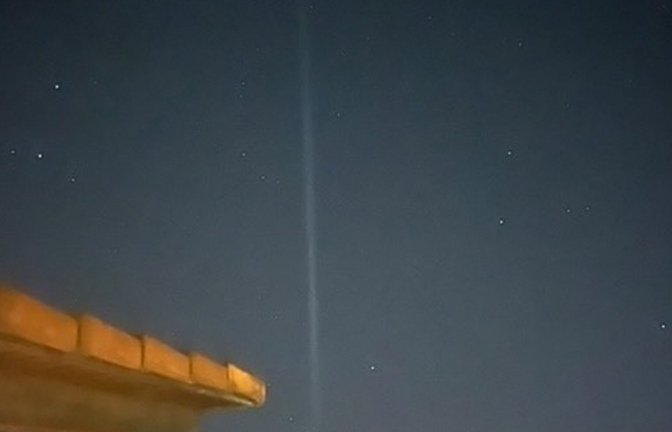 Der Lichtstreifen ist auch am Nachthimmel der Region Stuttgart zu sehen gewesen.<span class='image-autor'>Foto: Tim Reinert</span>