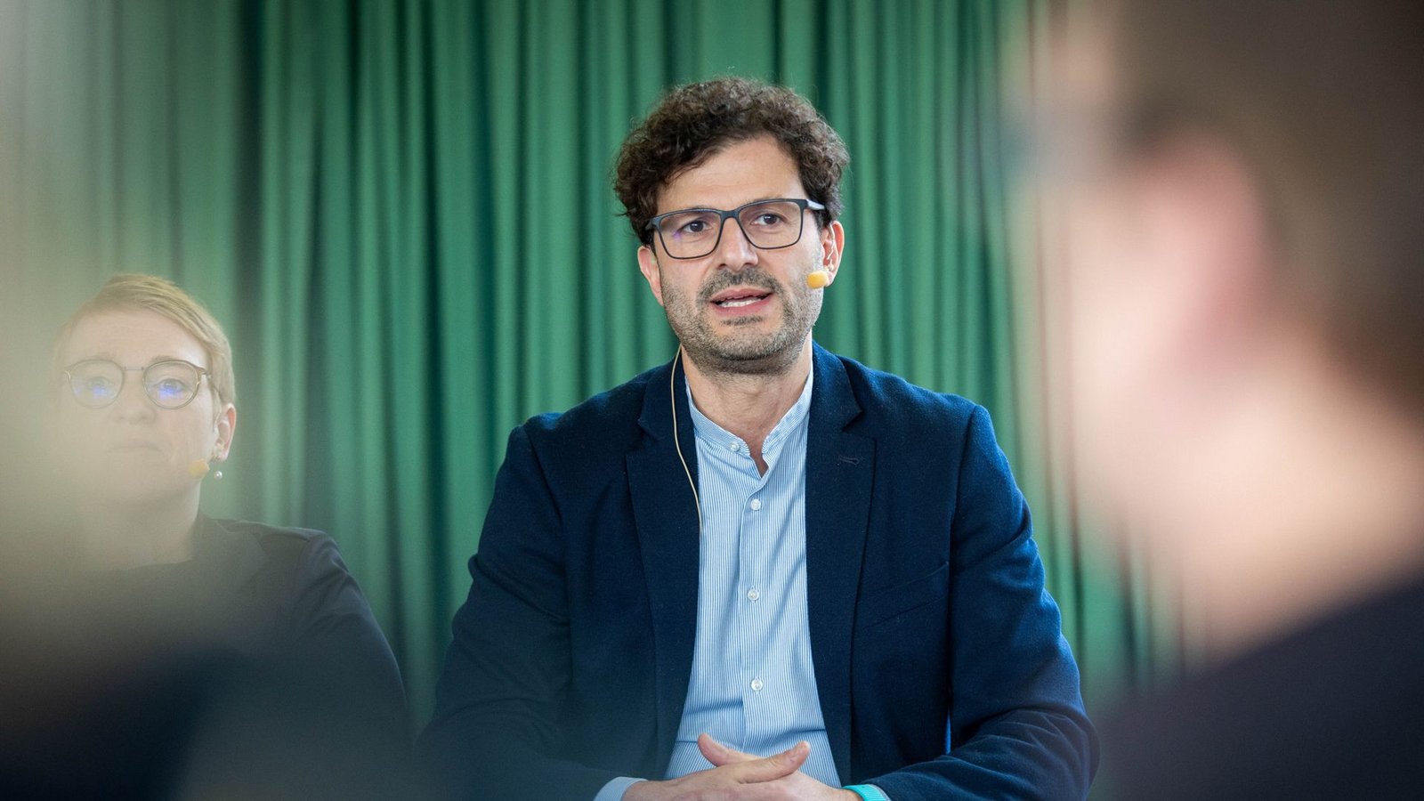 Luigi Pantisano ist streitlustig: „Ich fange erst mal mit dem Verkehrsminister an.“Foto: Lichtgut Luigi Pantisano ist streitlustig: „Ich fange erst mal mit dem Verkehrsminister an.“Foto: Lichtgut