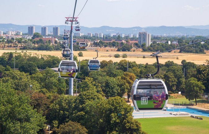 Mit der Seilbahn über den Neckar  – der Stuttgarter Mobilitätstraum wird auf der Bundesgartenschau in Mannheim wahr. 
Foto: Imago/U. J. Alexander<span class='image-autor'>Foto: IMAGO/U. J. Alexander/IMAGO</span>