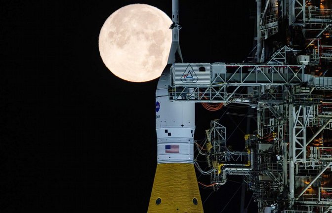 Die erste bemannte Mondmission seit mehr als einem halben Jahrhundert ist gestartet. (Archivfoto)<span class='image-autor'>Foto: Sam Lott/NASA via AP/dpa</span>
