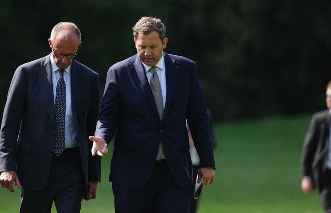 Mitgehangen, mitgefangen: Lars Klingbeil (re.) und Friedrich Merz<span class='image-autor'>© Kay Nietfeld/dpa</span>