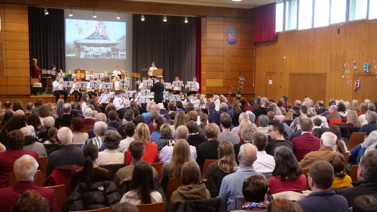 Volles Haus beim jüngsten Konzert des Orchestervereins Horrheim, das unter dem Motto „Das sind WIR 2023“ stand.  Fotos: Friedrich