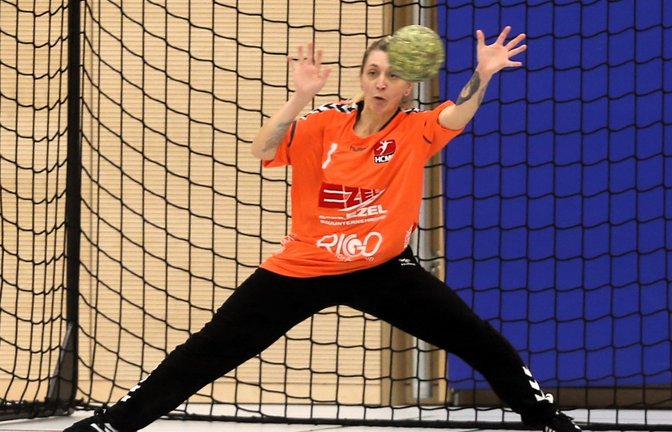 Wird heute Abend gegen die HSG Marbach-Rielingshausen wohl einiges zu tun haben: Die Torfrau des HC Metter-Enz Sandra Gattkowski. <span class='image-autor'>Foto: Küppers</span>