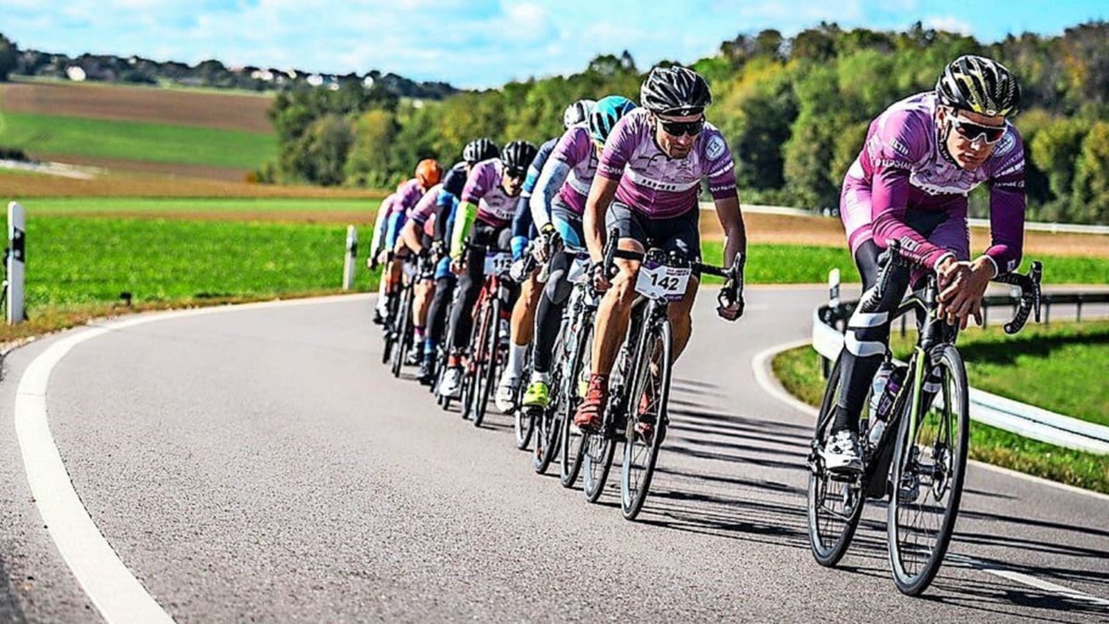 Auch vor zwei Jahren führte die Strecke des Charity Bike Cup über die Straße von Heimerdingen nach Hochdorf - 2026 kehren die Sportler auf diesen Abschnitt zurück.Charity Bike Cup Auch vor zwei Jahren führte die Strecke des Charity Bike Cup über die Straße von Heimerdingen nach Hochdorf - 2026 kehren die Sportler auf diesen Abschnitt zurück.Charity Bike Cup