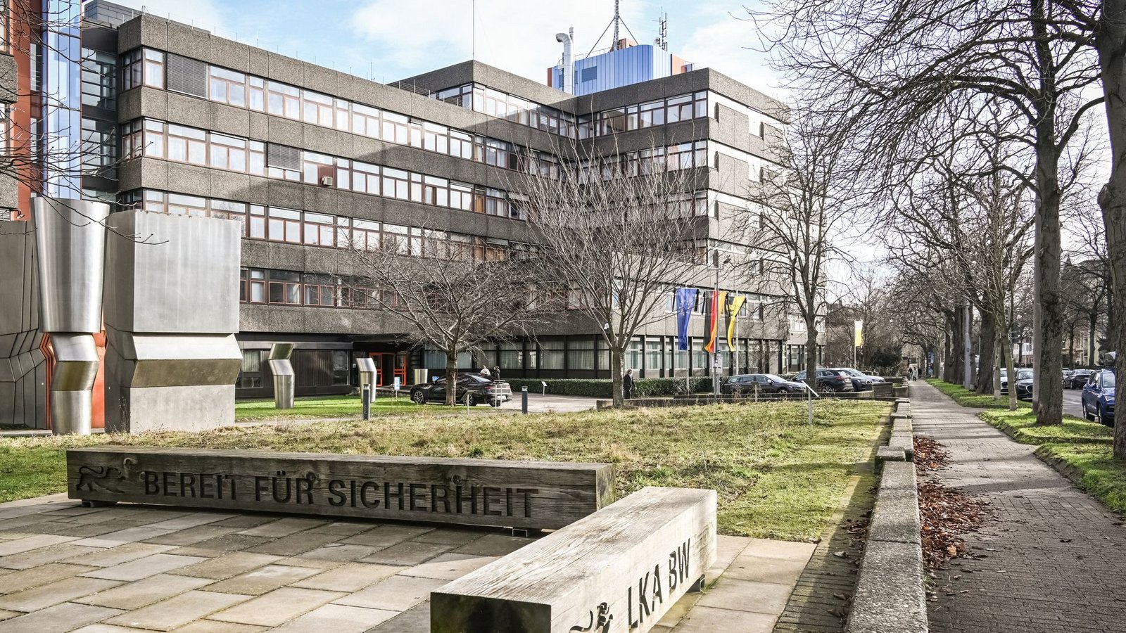Im Visier von Ermittlern: das LKA in StuttgartFoto: Norbert Demuth/KNA Im Visier von Ermittlern: das LKA in StuttgartFoto: Norbert Demuth/KNA