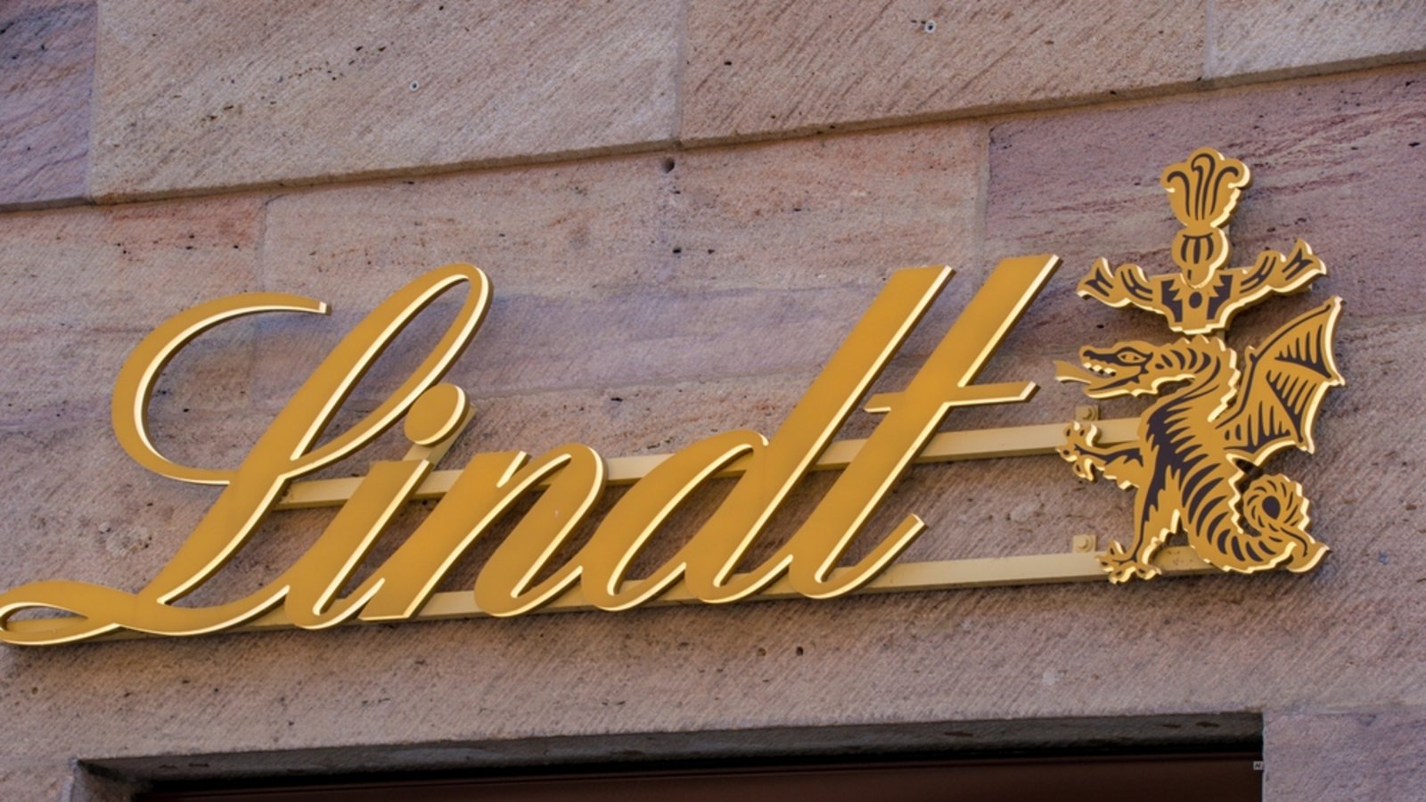 Mit dem Dubai-Schokoladen-Trend rückt auch die Firma in den Fokus. Die Lindt-Aktie ist eine der teuersten auf der Welt. Das ist der Grund.Foto: Aaddyy / Shutterstock.com Mit dem Dubai-Schokoladen-Trend rückt auch die Firma in den Fokus. Die Lindt-Aktie ist eine der teuersten auf der Welt. Das ist der Grund.Foto: Aaddyy / Shutterstock.com