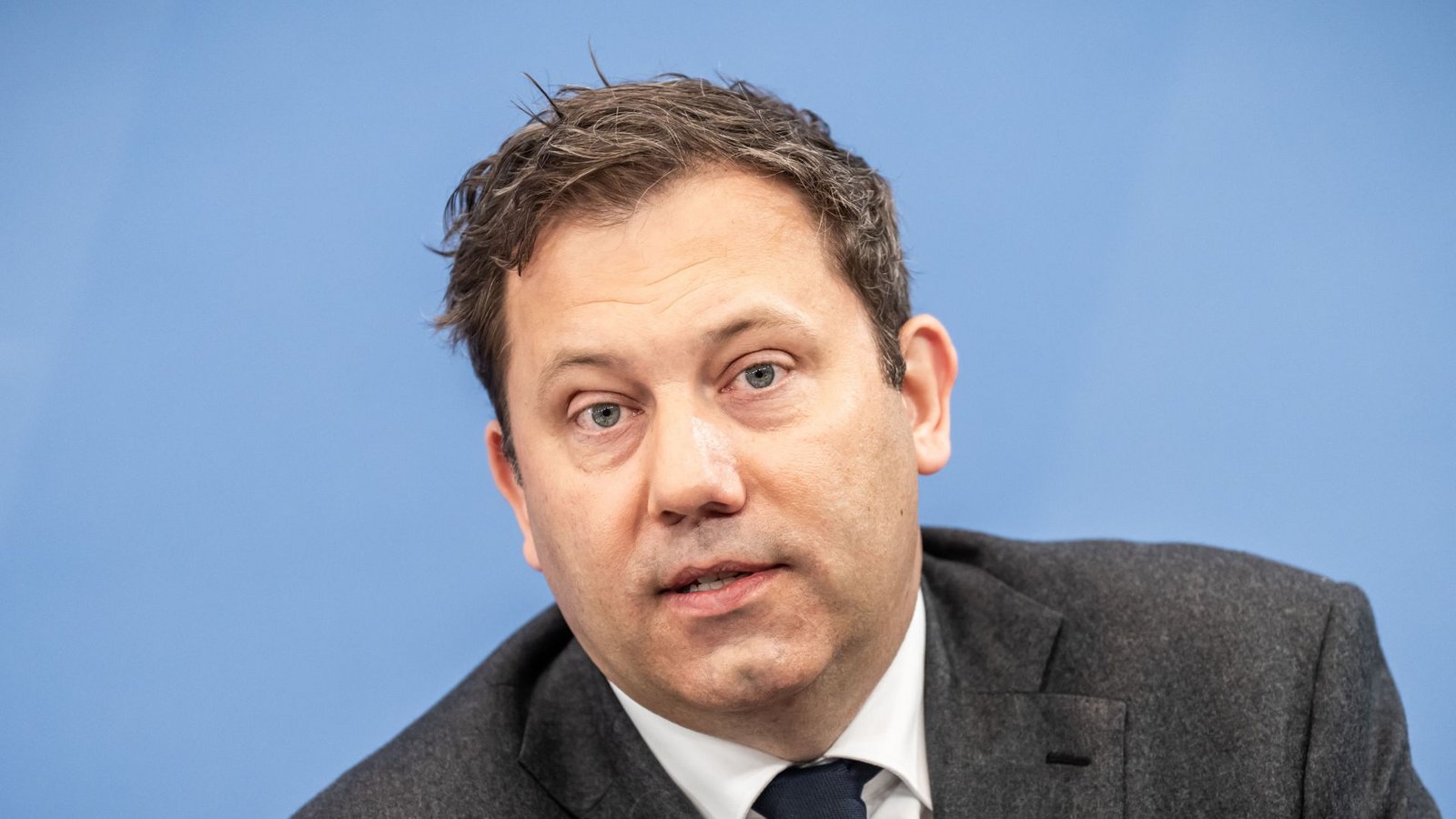 Lars Klingbeil (SPD), Bundesfinanzminister (Archivbild).Foto: Michael Kappeler/dpa Lars Klingbeil (SPD), Bundesfinanzminister (Archivbild).Foto: Michael Kappeler/dpa