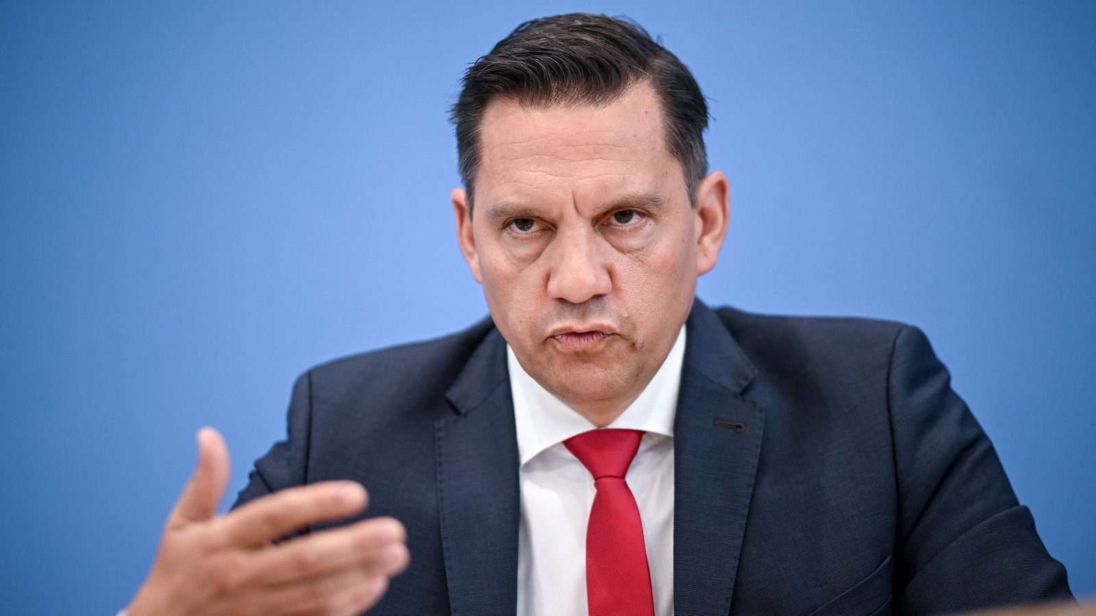 Eine Diätenerhöhung wäre nach Ansicht des SPD-Abgeordneten Johannes Fechner das falsche politische Signal. (Archivbild)Foto: Britta Pedersen/dpa