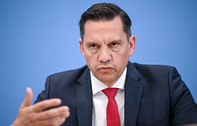 Eine Diätenerhöhung wäre nach Ansicht des SPD-Abgeordneten Johannes Fechner das falsche politische Signal. (Archivbild)<span class='image-autor'>Foto: Britta Pedersen/dpa</span>