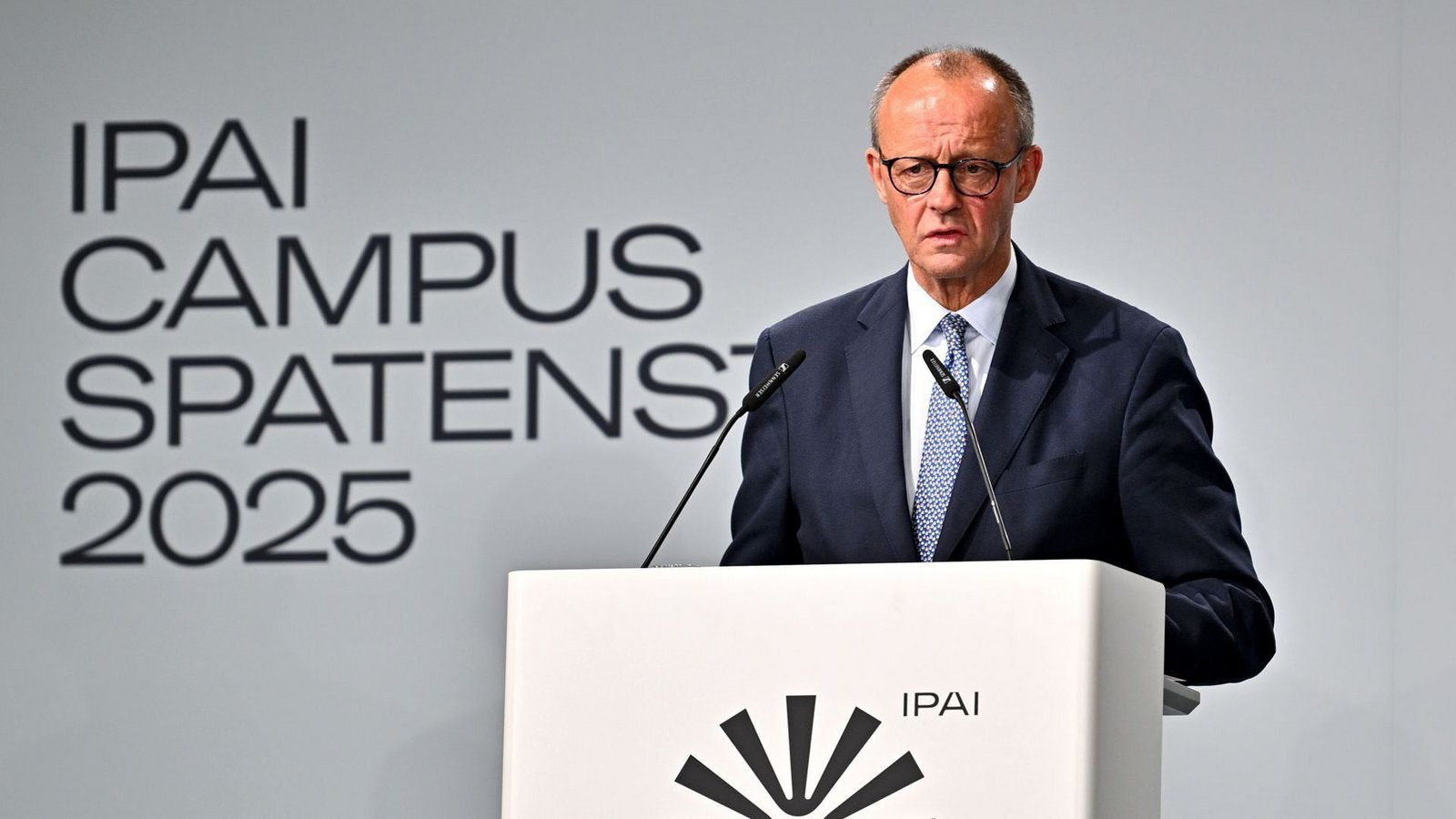 Bundeskanzler  Friedrich Merz beim  Spatenstichs zum IPAI-Campus in HeilbronnFoto: dpa