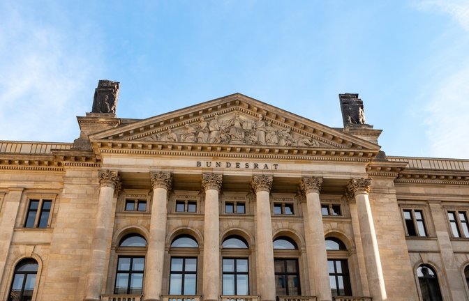 Damit das 500-Milliarden-Paket umgesetzt werden kann, muss auch der Bundesrat zustimmen.<span class='image-autor'>Foto: 1take1shot/ Shutterstock</span>