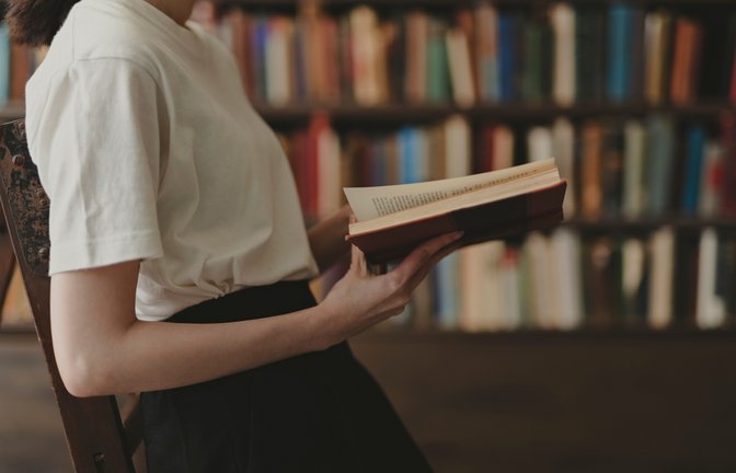 Welche Bücher aus 1996 lohnen sich auch heute noch?<span class='image-autor'>Foto: FOUR.STOCK/ Shutterstock</span>