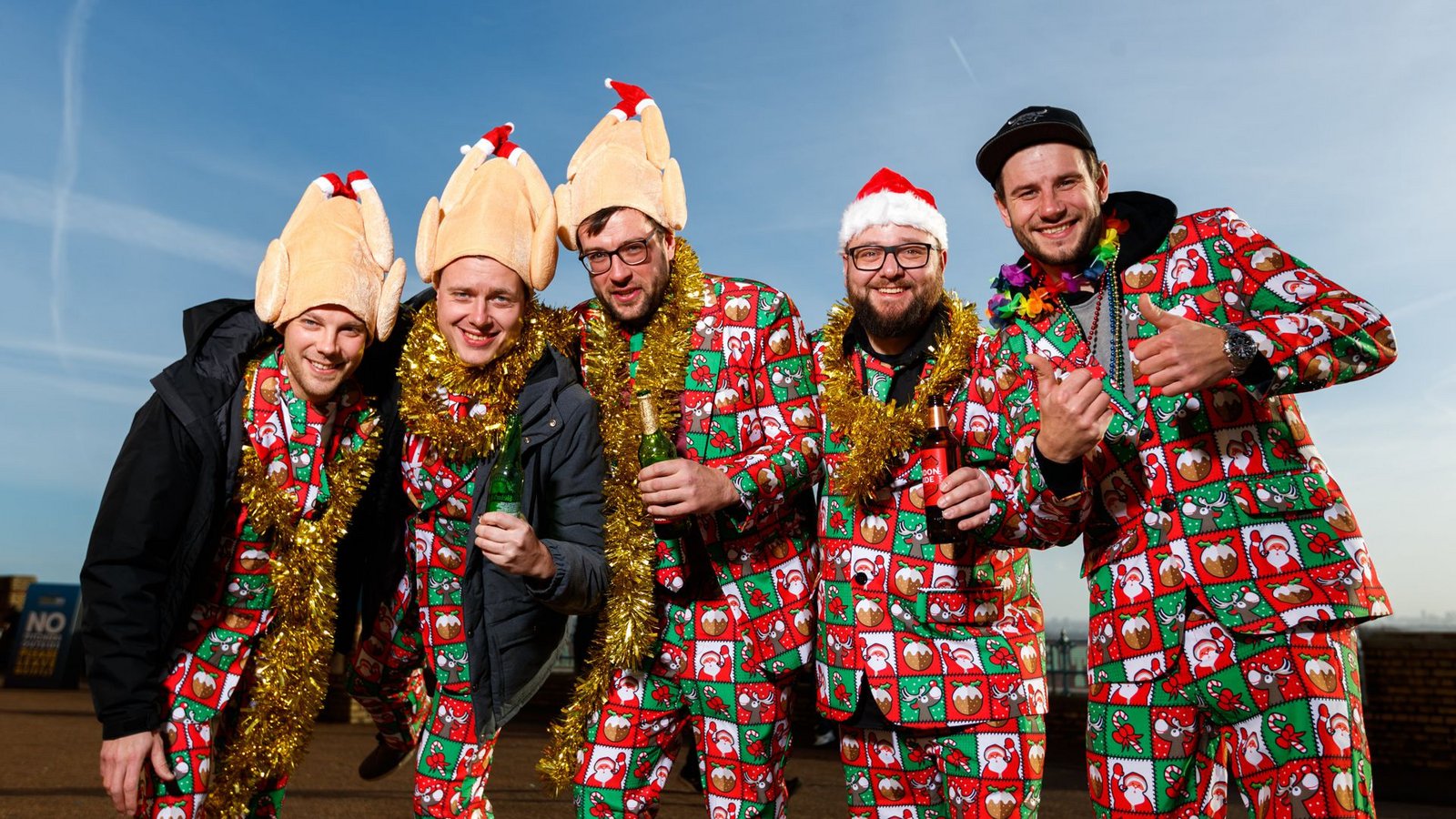 Weihnachten, das Fest der Liebe – und mittlerweile auch der verrückten Kleidung. (Symbolbild)Foto: dpa//John Walton Weihnachten, das Fest der Liebe – und mittlerweile auch der verrückten Kleidung. (Symbolbild)Foto: dpa//John Walton
