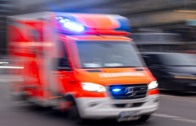 Für eine 80-Jährige kam nach einem Autounfall in Niedernhausen jede Hilfe zu spät.<span class='image-autor'>Monika Skolimowska/dpa</span>