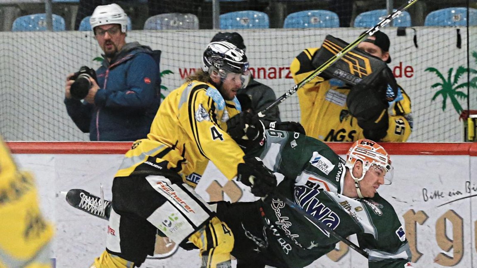 Willie Corrin (rechts) und die Bietigheim Steelers kamen gegen die Bayreuth Tigers nur kurz ins Straucheln. Foto: Baumann