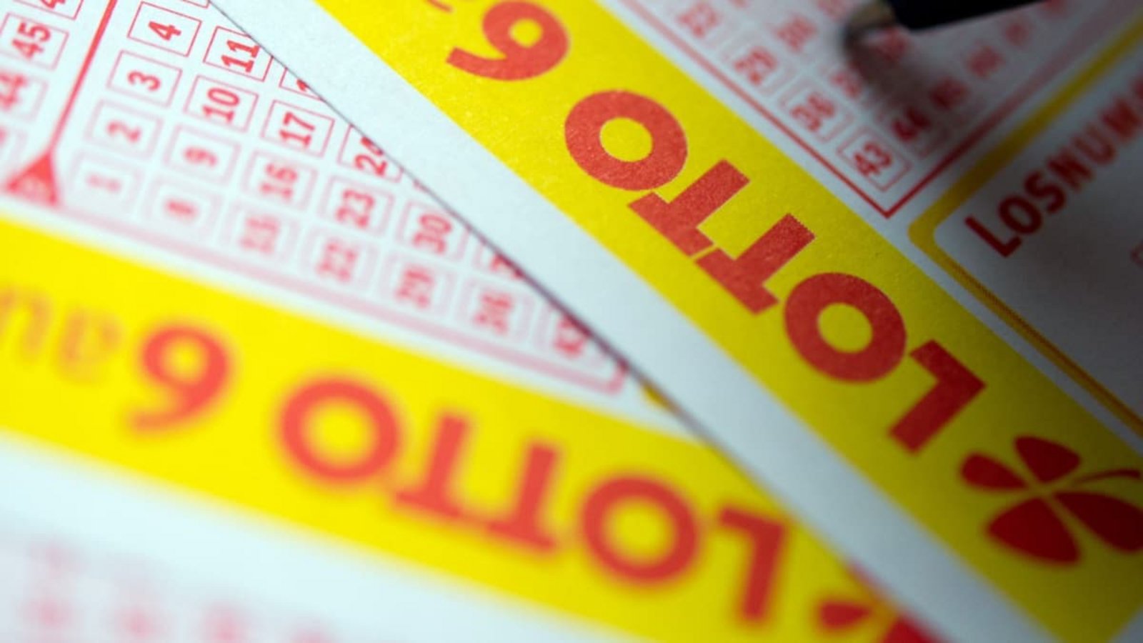 Ein Glückspilz aus dem Kreis Ludwigsburg hat beim Lotto mehr als 1,1 Millionen Euro gewonnen (Symbolfoto).Inga Kjer/dpa