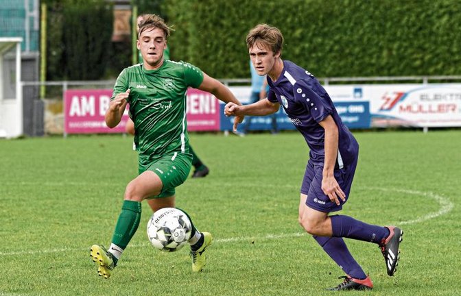 Der TSV Kleinglattbach (links Alex Schray) muss am Sonntag gegen die SGM Riexingen darum kämpfen, den Anschluss an die Spitzenplätze der A 3 zu halten. Foto: Leitner