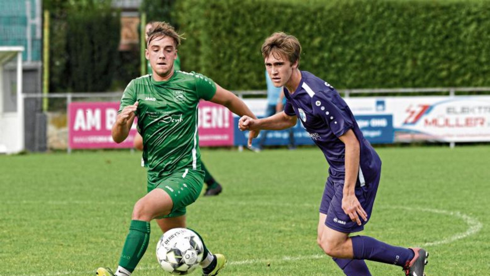 Der TSV Kleinglattbach (links Alex Schray) muss am Sonntag gegen die SGM Riexingen darum kämpfen, den Anschluss an die Spitzenplätze der A 3 zu halten. Foto: Leitner Der TSV Kleinglattbach (links Alex Schray) muss am Sonntag gegen die SGM Riexingen darum kämpfen, den Anschluss an die Spitzenplätze der A 3 zu halten. Foto: Leitner